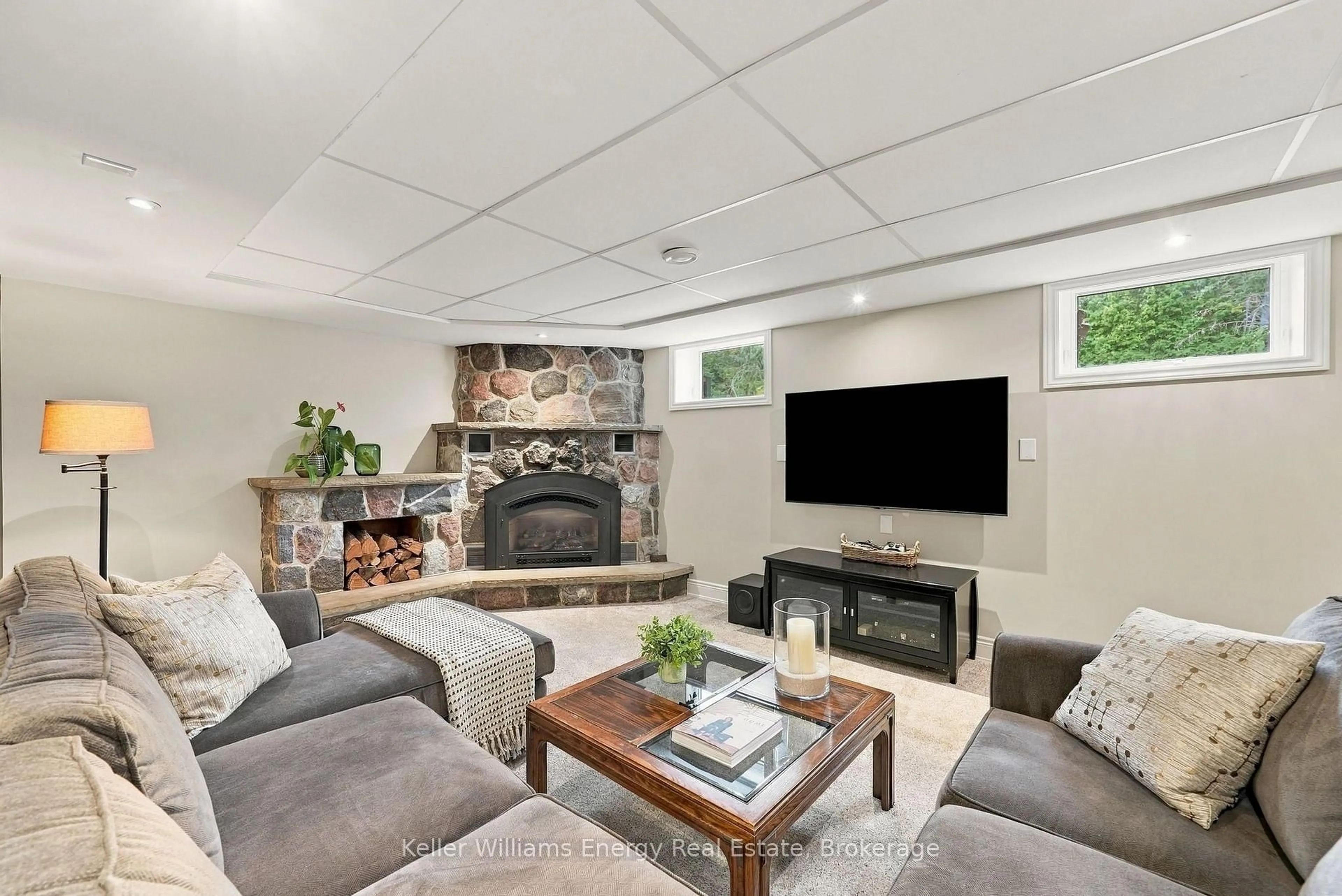trreb/IMG-E13796894_0c33e7e4-90f5-45e4-b79c-0310f0f0ad43-l.jpg