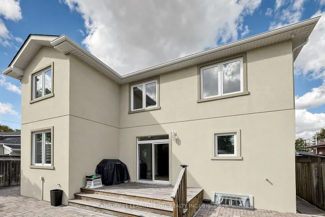 11 Bellvare Cres, Toronto 5