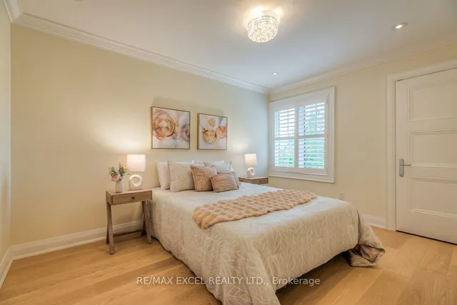32 Grapevine Circ, Toronto 5