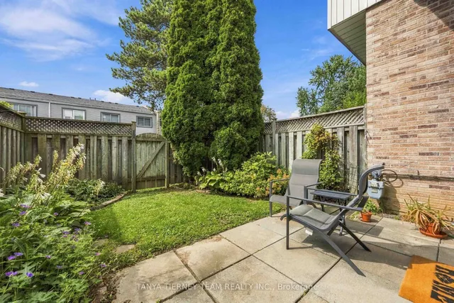 1975 Rosefield Rd #41, Pickering 5