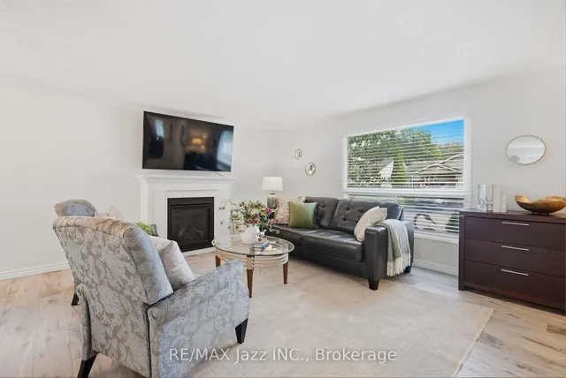 40 Wilmot Tr, Clarington 4