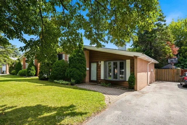 5 Benfrisco Cres, Toronto 2