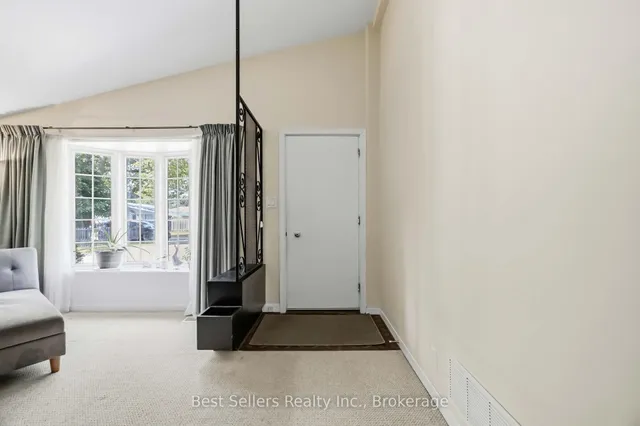 5 Benfrisco Cres, Toronto 5