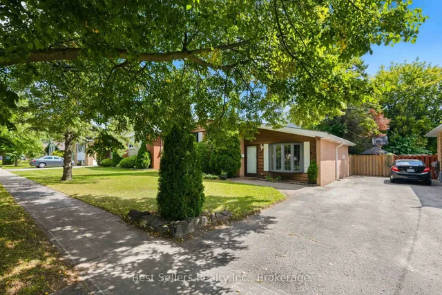 5 Benfrisco Cres, Toronto 3