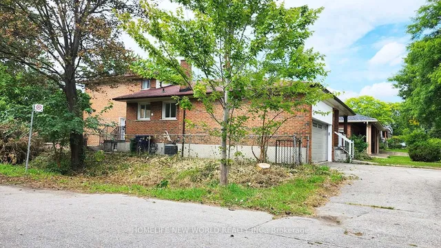 2 Arkona Dr, Toronto