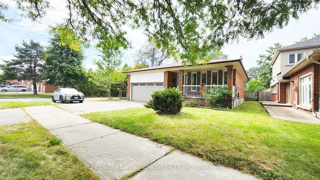 2 Arkona Dr, Toronto 3