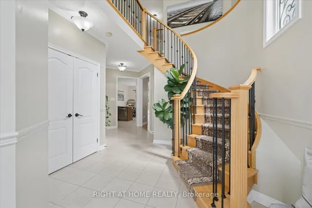 28 Bradford Crt, Whitby 5