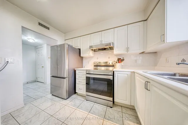 2627 McCowan Rd #1206, Toronto 4