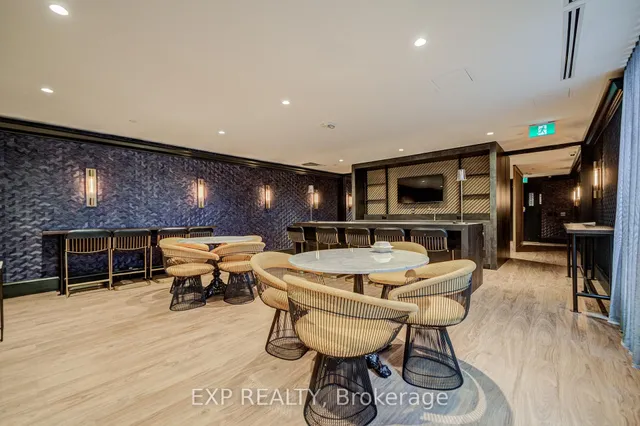 1285 Queen St #211, Toronto 5