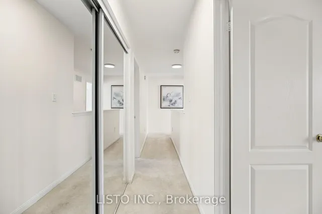 15 Mantis Rd, Toronto 4