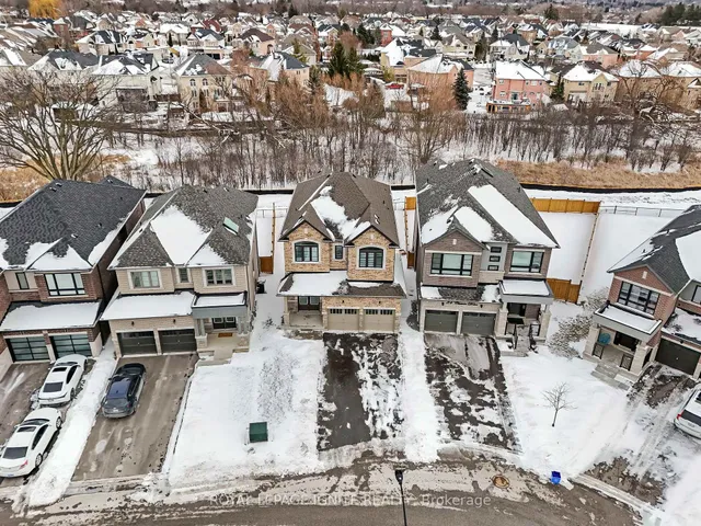 82 Closson Dr, Whitby 3