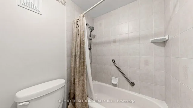 850 Huntingwood Dr #8, Toronto 4
