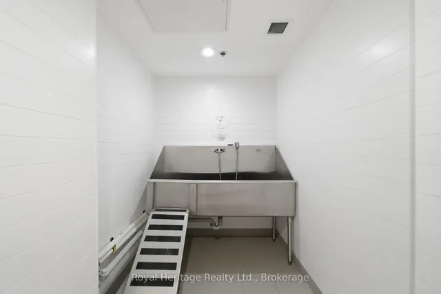 21 Brookhouse Dr #106, Clarington 3