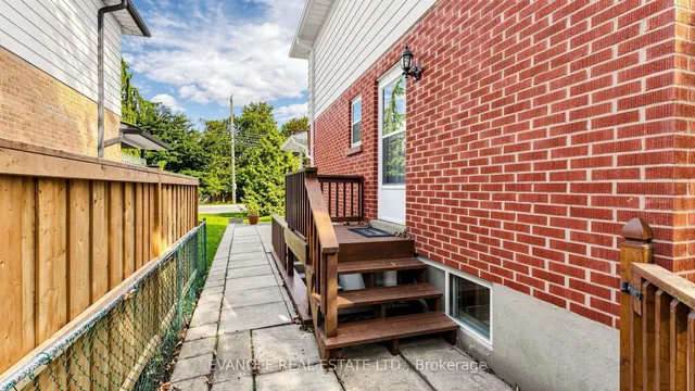 4 Galloway Rd, Toronto 5