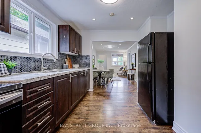 7 Emmott Ave, Toronto 5