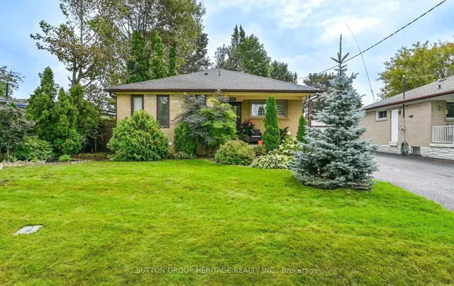 1020 Wardman Cres, Whitby 2