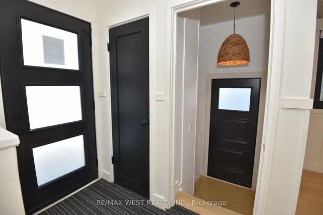 922 Centre St, Whitby 3