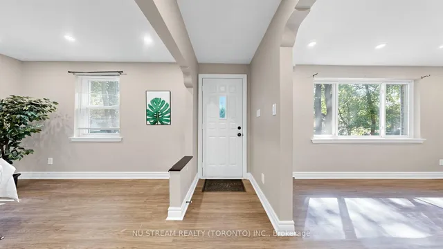 226 Oakridge Dr, Toronto 2
