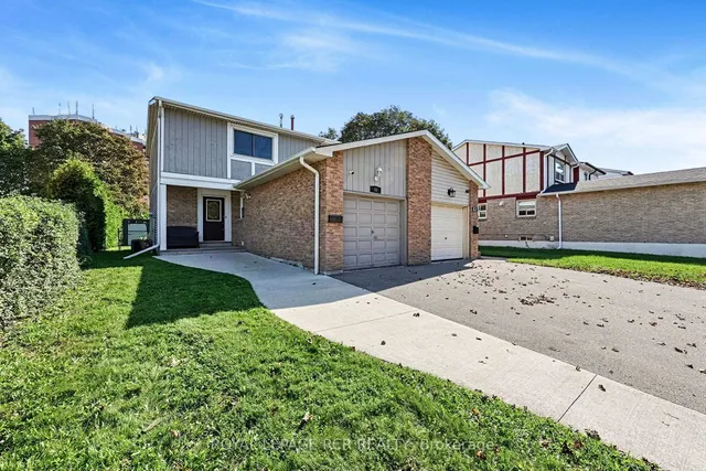 88 Red River Cres, Toronto 3