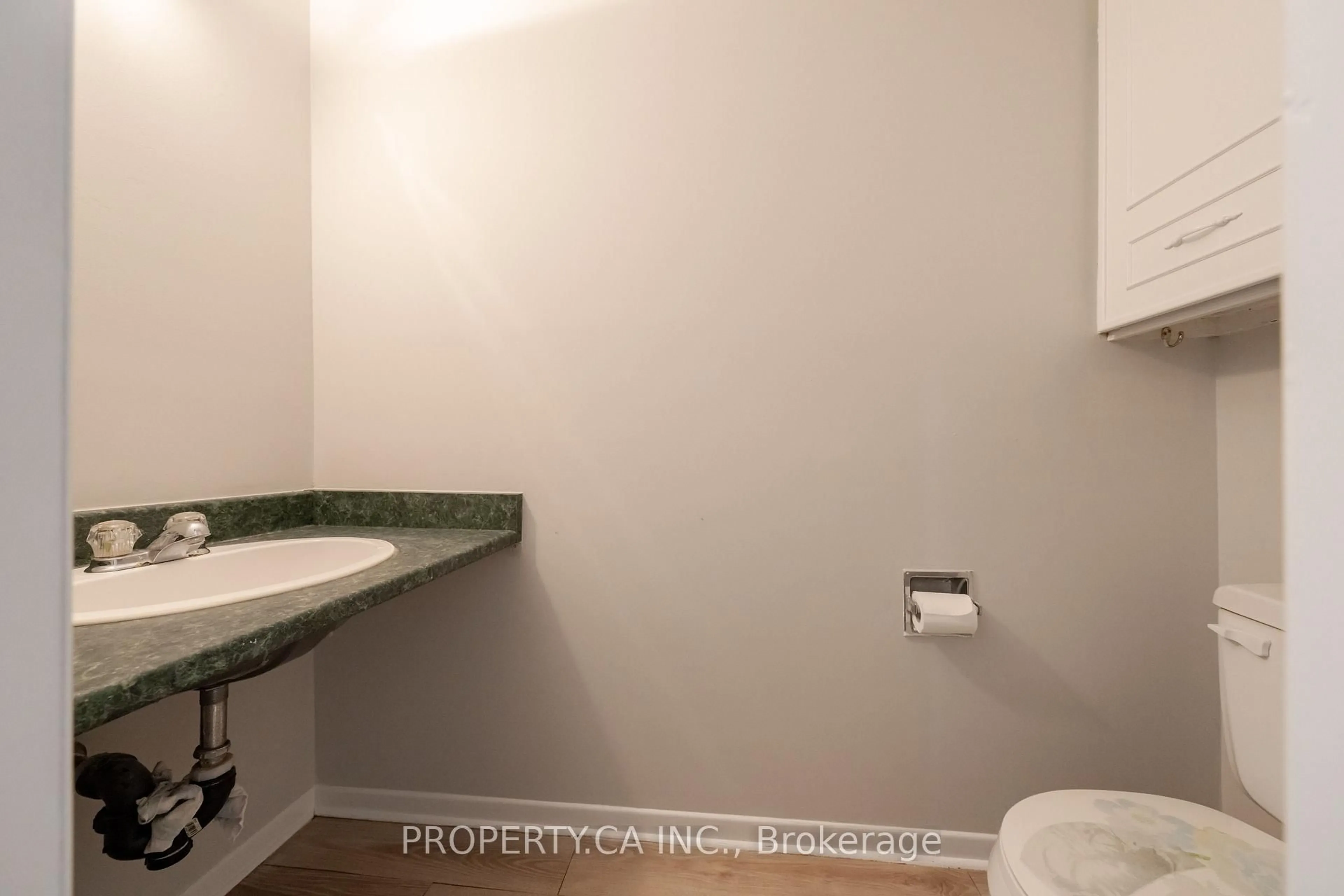 trreb/IMG-E13812958_0bc0c292-e73e-456f-acd4-5423ebd0d1c0-l.jpg