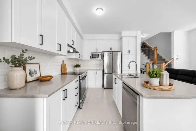 2024 Cameron Lott Cres, Oshawa 3
