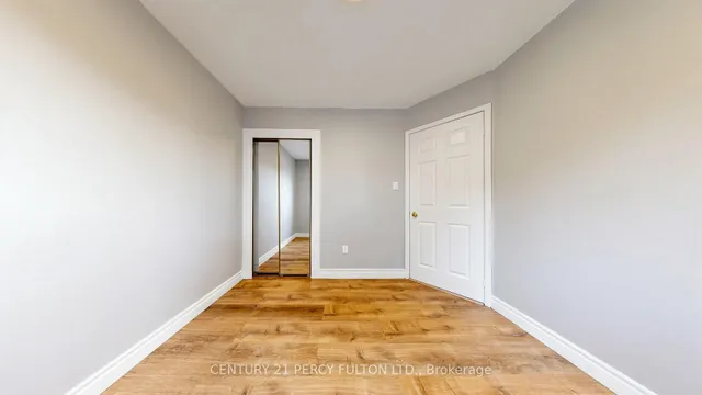 18 Tipton Cres, Ajax 5