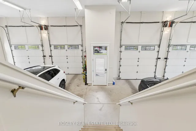 3325 Hollywood Crt, Pickering 3