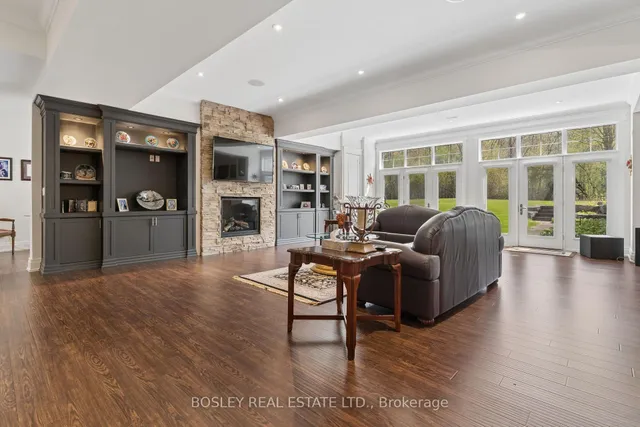 3325 Hollywood Crt, Pickering 5