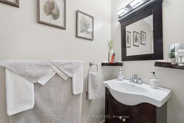 561 Cattail Crt, Pickering 4