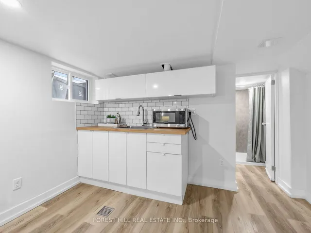 2375 Gerrard St, Toronto 5