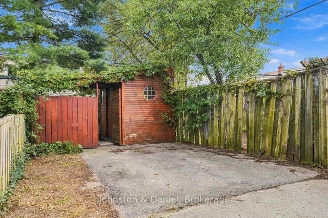 118 Merrill Ave, Toronto 5