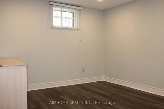 32 Lauralynn Cres, Toronto 4