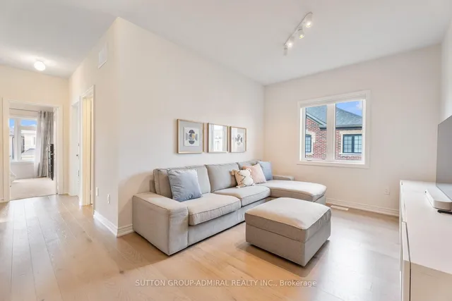 7 Priory Dr, Whitby 3
