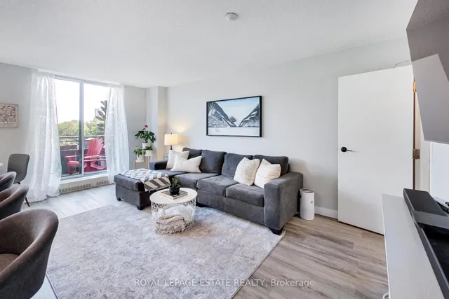1071 Woodbine Ave #311, Toronto 5