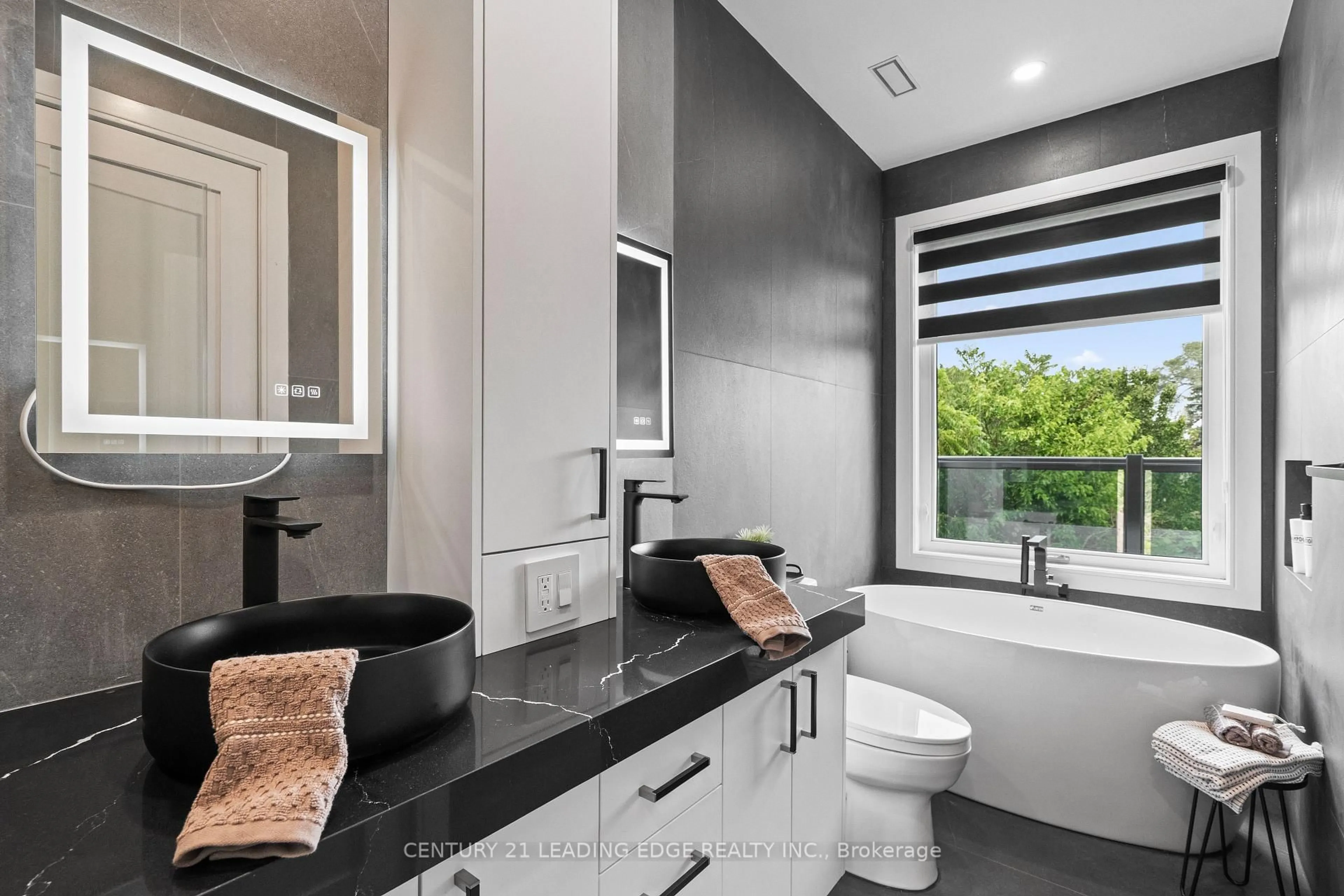 trreb/IMG-E13818186_3d01e760-e62f-4d9d-b002-4cc5fa344412-l.jpg