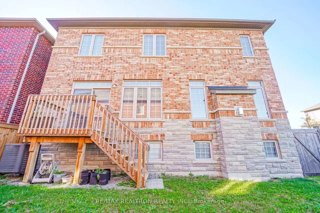 2431 Hibiscus Dr, Pickering 5