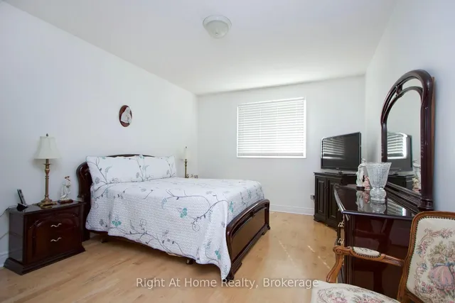 2096 STORNOWAY St, Oshawa 4