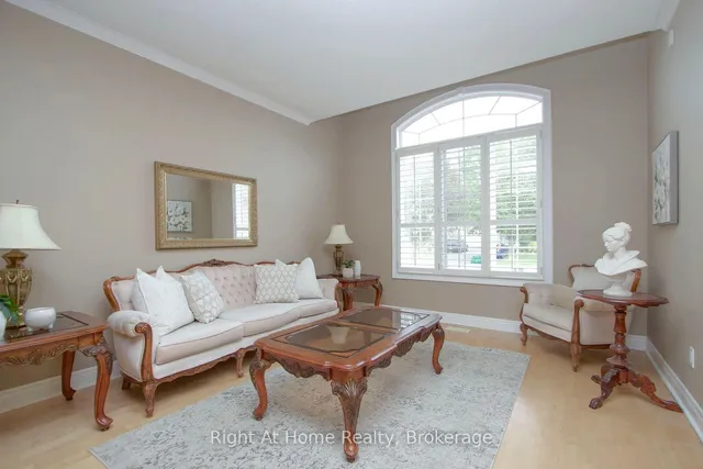 2096 STORNOWAY St, Oshawa 5