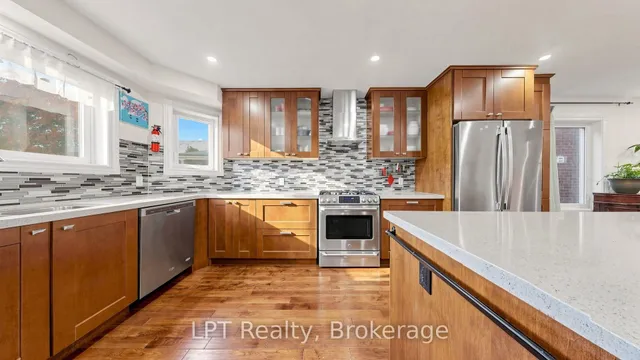18 Tawn Cres, Ajax 4