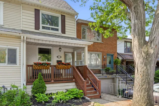 213 Oakcrest Ave, Toronto 4