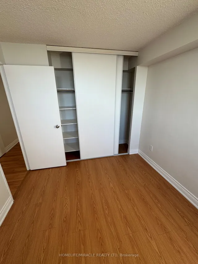 120 Dundalk Dr #PH9, Toronto 5