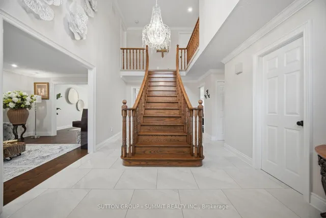 36 Inglenook Crt, Whitby 5