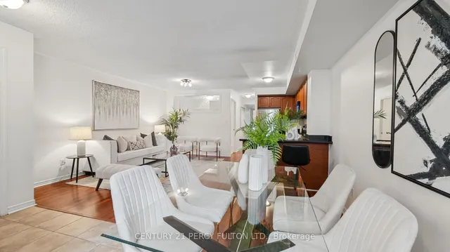45 Strangford Lane #101, Toronto 5