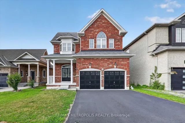 749 Black Cherry Dr, Oshawa 2