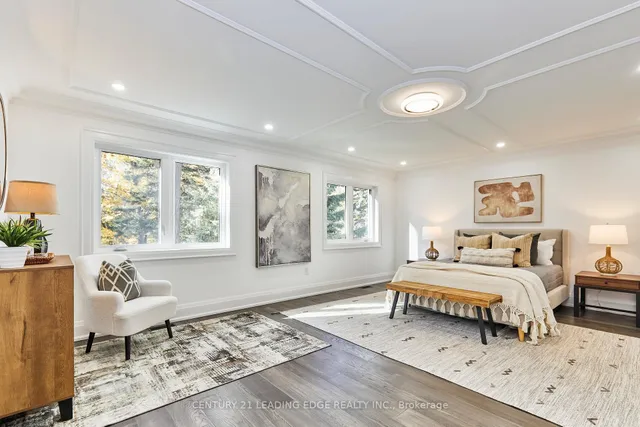 24 Larwood Blvd, Toronto 3