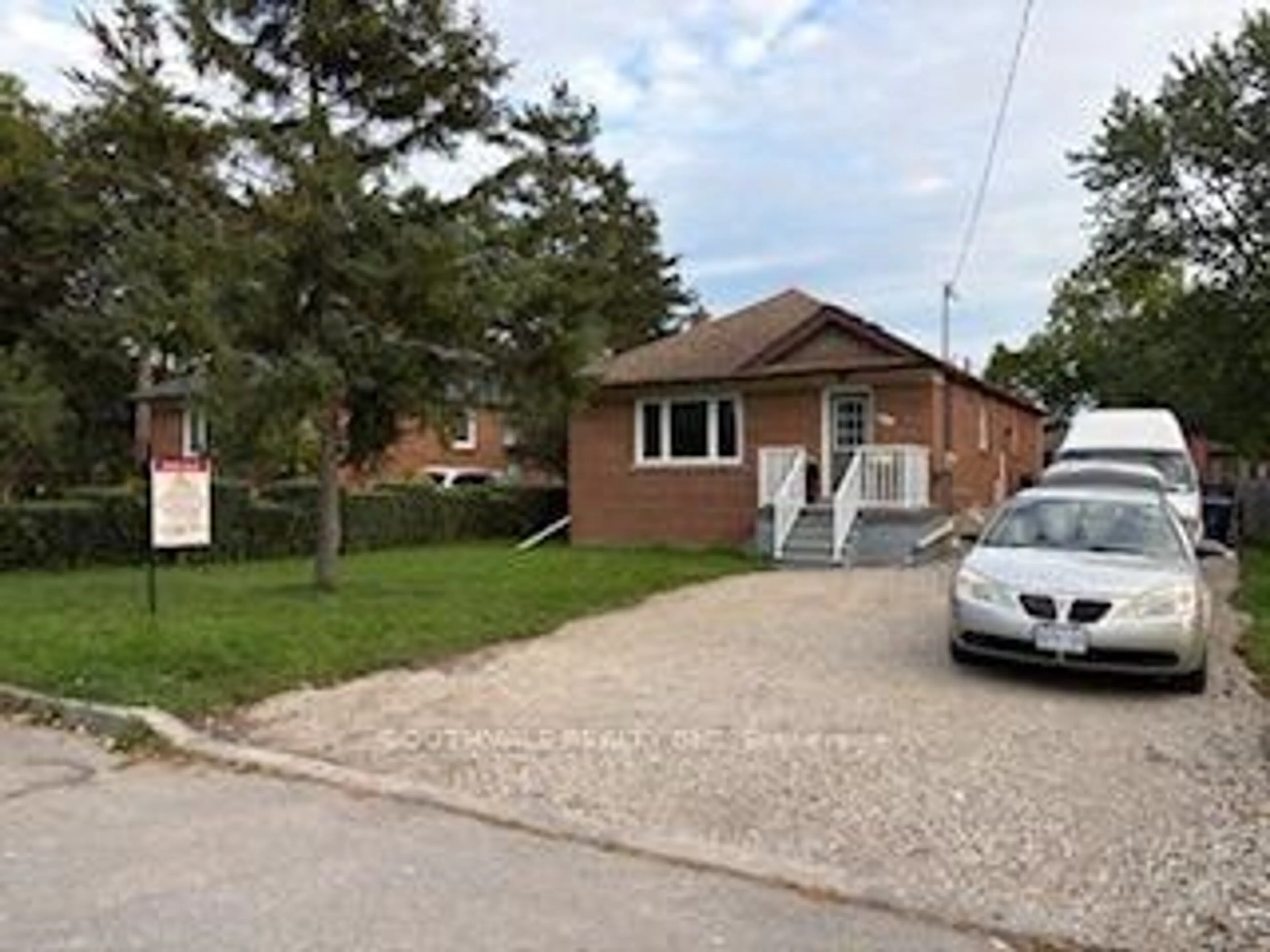 trreb/IMG-E13821616_2d454696-e324-454d-870b-3c67f6ed124e-l.jpg