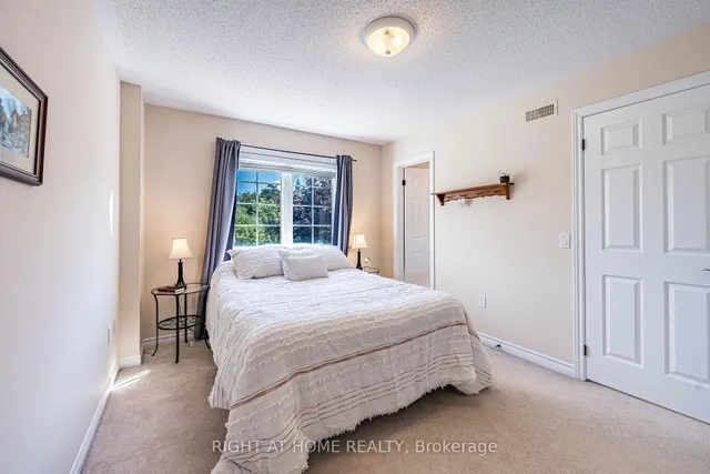 1352 Wadebridge Cres, Oshawa 5