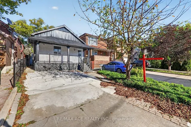 47 Laurel Ave, Toronto 3