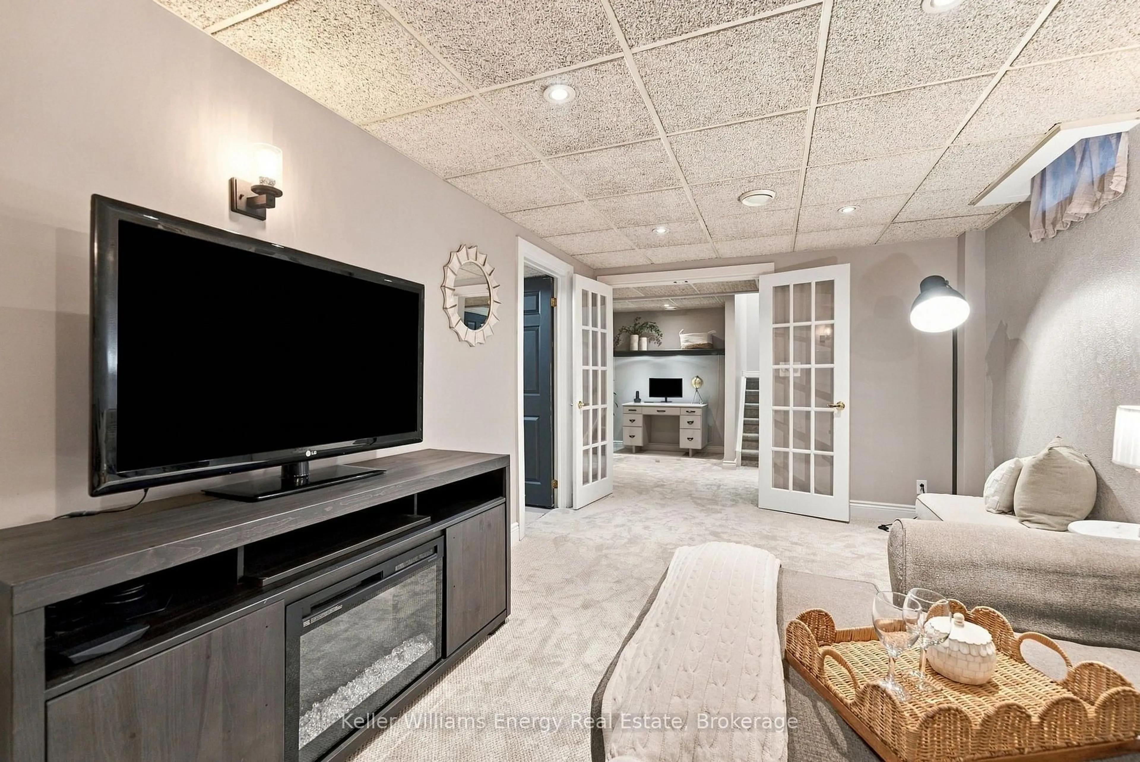 trreb/IMG-E13823166_0ebbf2cd-c9dd-45b4-9f49-450fea9c27cf-l.jpg