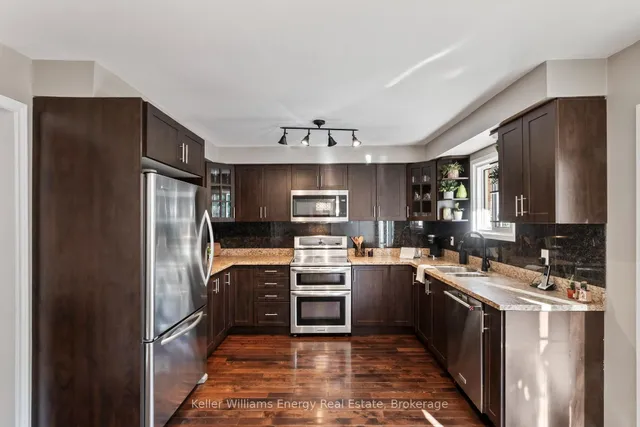 523 Palmtree Cres, Oshawa 4